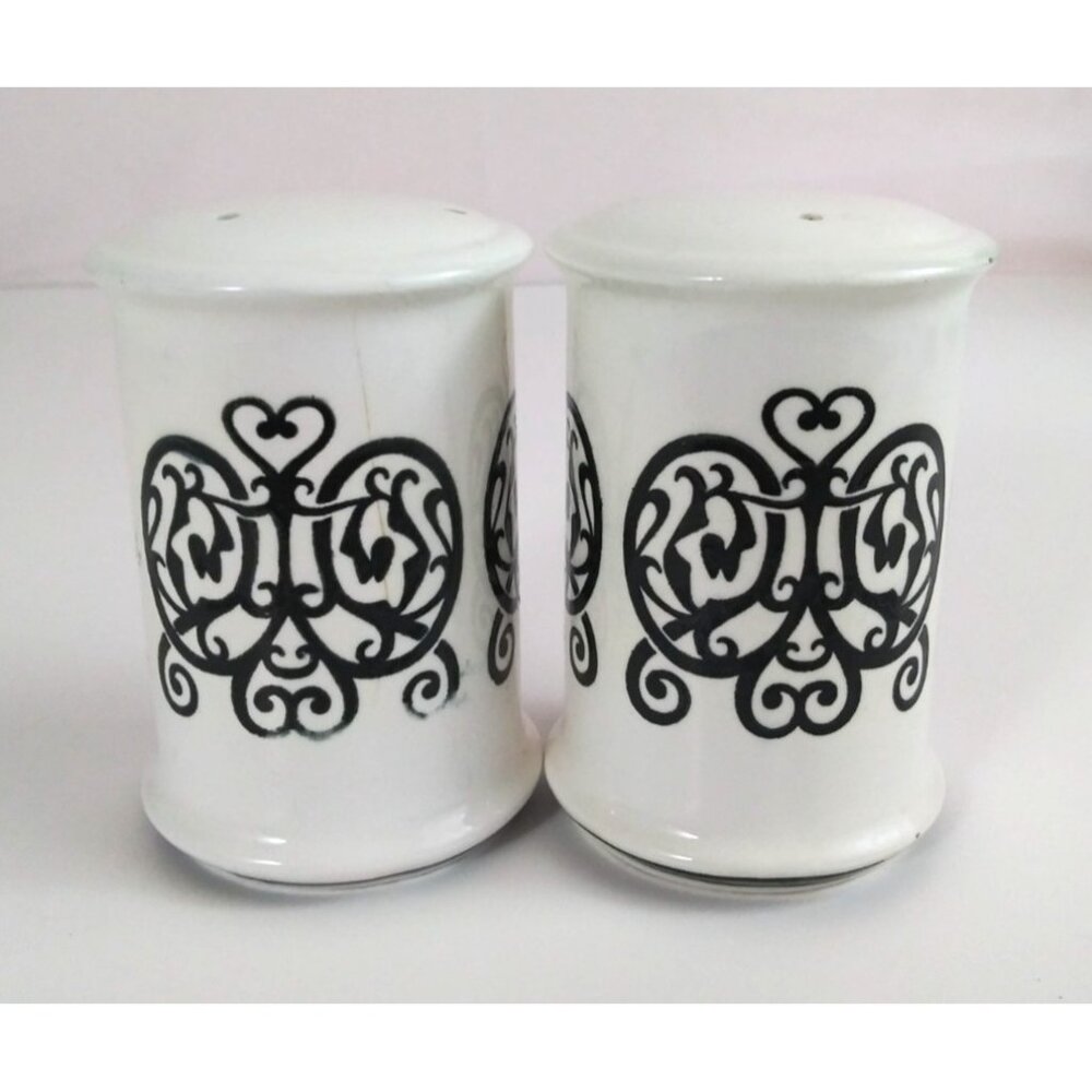 Vintage Inarco Black & White Round Salt & Pepper Shakers #E-3953 Japan